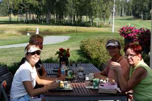 Crisse Raitokoski, Kirsi Lahti, Eeva-Liisa Olkinuora ja Tuula Vento.